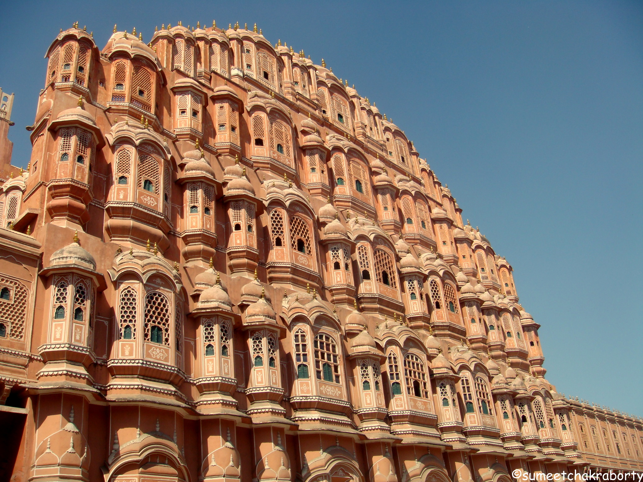 Hawa Mahal .. a sneak peek into Jaipur’s royal past