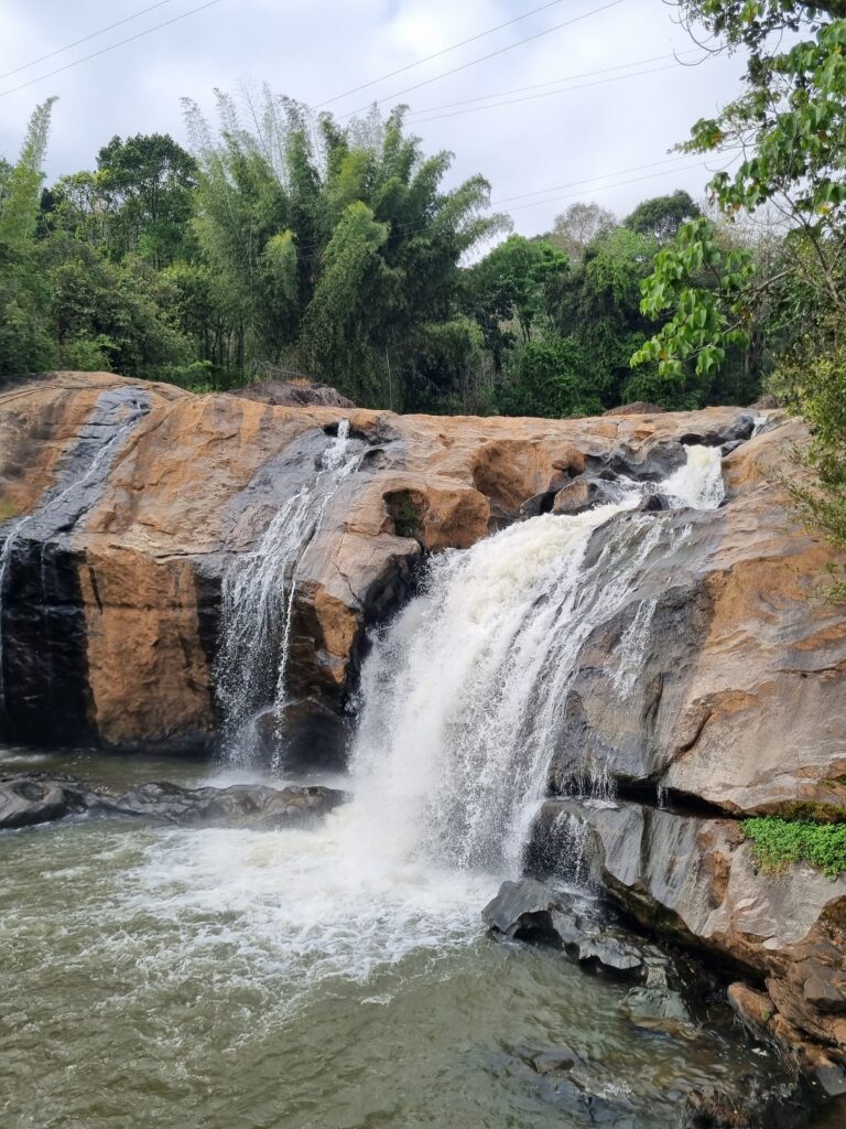 Munnar Sightseeing : Ripple Waterfall